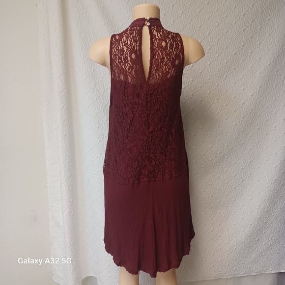 Onetheland Women Size L DRESS Burgundy Lace Halter Dress - Picture 7 of 16
